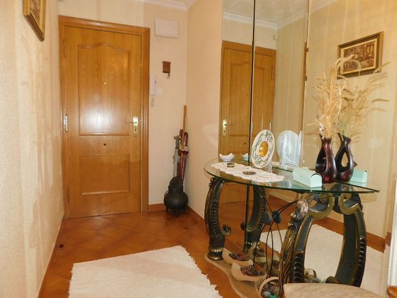 Foto 2 de Piso en venta en Picassent de 4 habitaciones con balcón y aire acondicionado