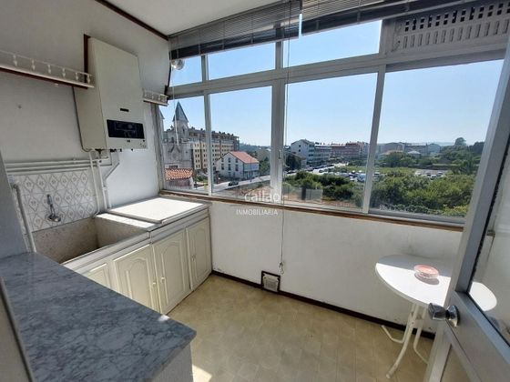 Foto 2 de Venta de piso en O Feal - Xubia de 3 habitaciones con terraza y calefacción