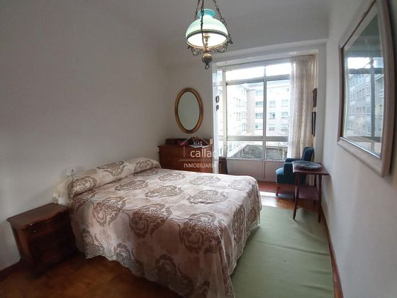 Foto 1 de Piso en alquiler en Centro - Ferrol de 3 habitaciones con muebles y balcón