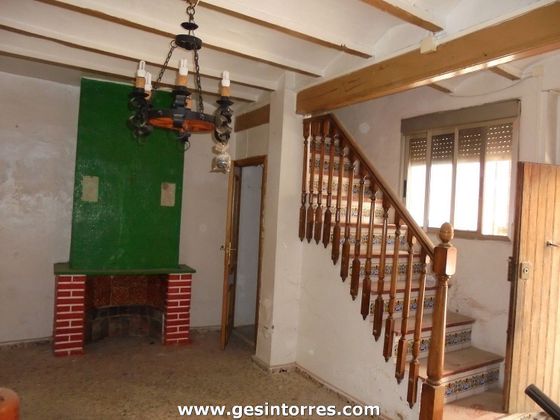 Foto 1 de Casa adossada en venda a Godelleta de 4 habitacions amb terrassa i balcó