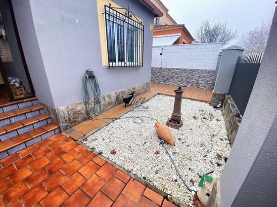 Foto 2 de Casa en venta en Guadamur de 3 habitaciones con piscina y jardín