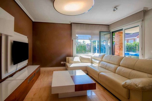 Foto 2 de Xalet en venda a Centro - Rivas-Vaciamadrid de 4 habitacions amb terrassa i piscina