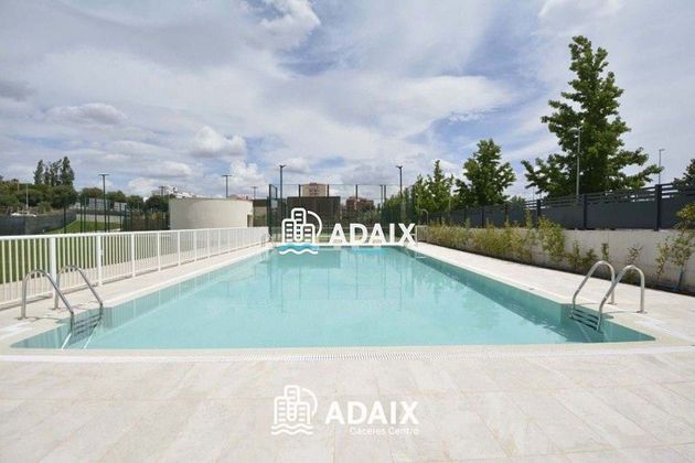Foto 2 de Venta de ático en Nuevo Cáceres de 4 habitaciones con terraza y piscina