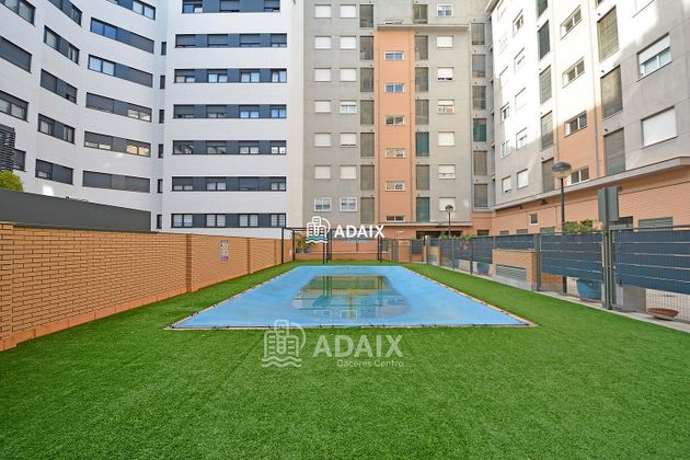 Foto 1 de Piso en venta en Centro - Cáceres de 2 habitaciones con terraza y piscina