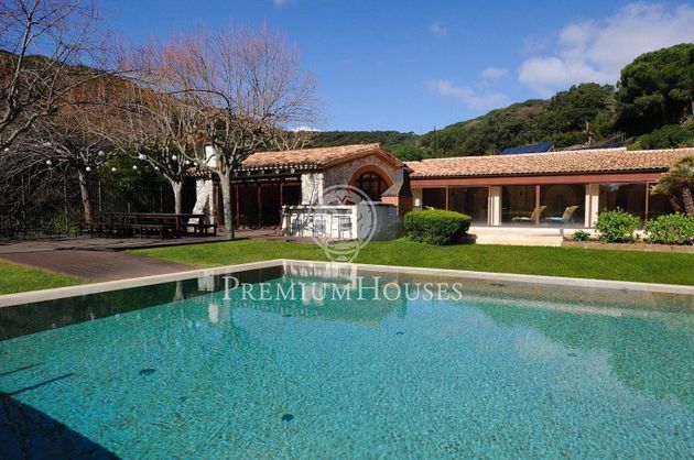 Foto 2 de Casa rural en venda a Sant Andreu de Llavaneres de 6 habitacions amb piscina i aire acondicionat