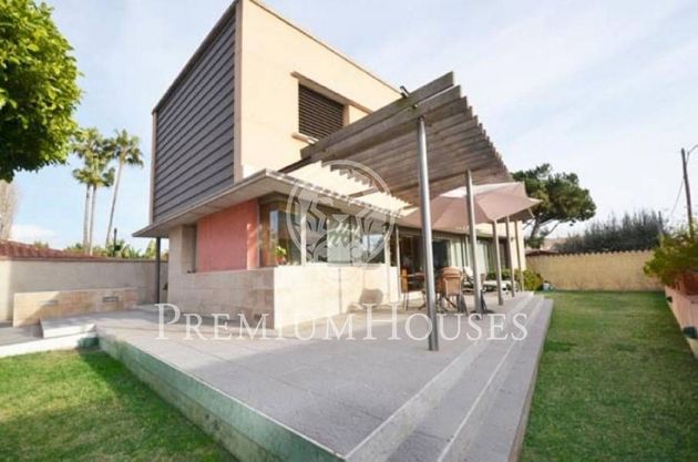 Foto 1 de Chalet en venta en Vilassar de Mar de 3 habitaciones con terraza y garaje