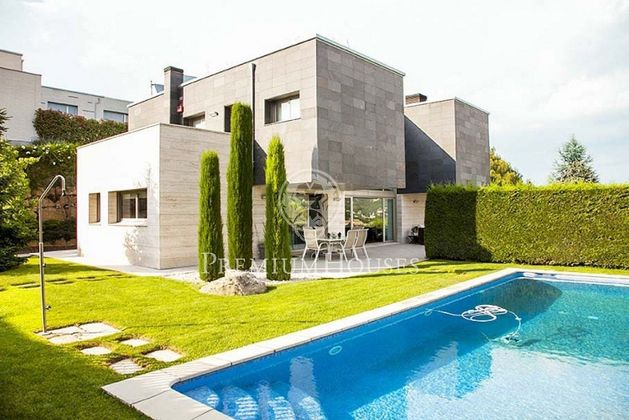 Foto 2 de Chalet en venta en Vallromanes de 5 habitaciones con terraza y piscina