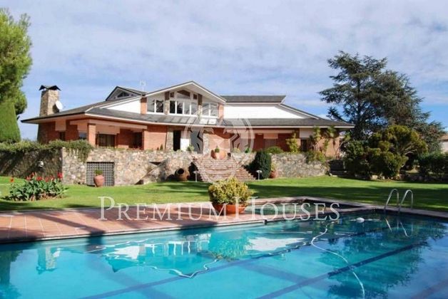 Foto 1 de Chalet en venta en Vallromanes de 8 habitaciones con terraza y piscina
