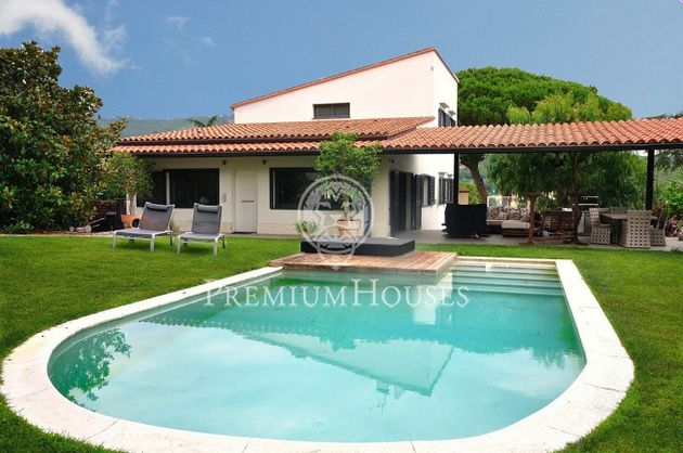 Foto 1 de Xalet en venda a Cabrera de Mar de 4 habitacions amb piscina i garatge