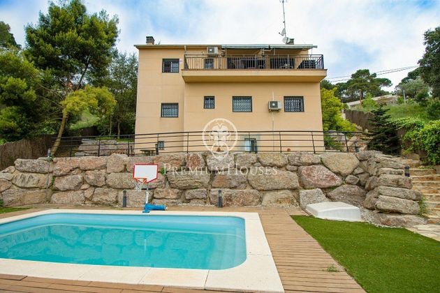 Foto 1 de Xalet en venda a Sant Cebrià de Vallalta de 4 habitacions amb terrassa i piscina