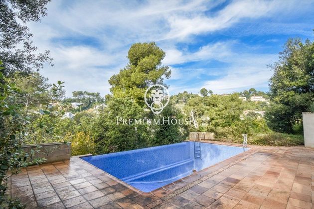 Foto 2 de Xalet en venda a Santa Susanna de 6 habitacions amb piscina i garatge