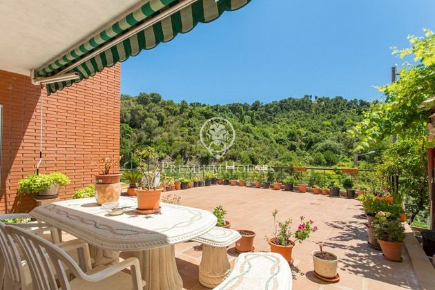 Foto 2 de Xalet en venda a Santa Susanna de 5 habitacions amb terrassa i piscina
