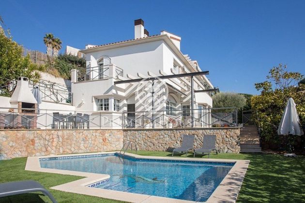 Foto 1 de Xalet en venda a Caldes d´Estrac de 5 habitacions amb terrassa i piscina