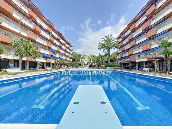 Foto 2 de Venta de piso en Arenys de Mar de 3 habitaciones con piscina y balcón