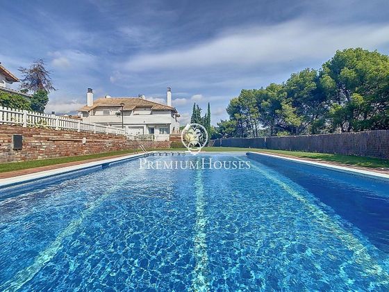 Foto 1 de Casa en venta en Santa Susanna de 4 habitaciones con terraza y piscina