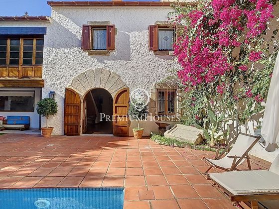 Foto 2 de Casa rural en venta en Canet de Mar de 4 habitaciones con piscina y garaje