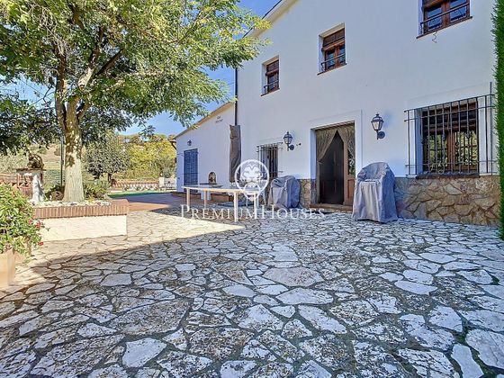 Foto 1 de Casa rural en venda a Sant Cebrià de Vallalta de 3 habitacions amb terrassa i jardí
