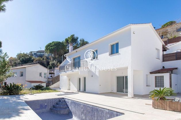 Foto 1 de Casa en venda a Sant Cebrià de Vallalta de 5 habitacions amb piscina i jardí
