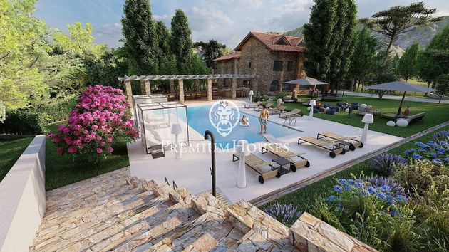 Foto 1 de Venta de chalet en Vallgorguina de 5 habitaciones con terraza y piscina