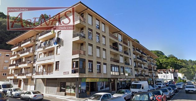 Foto 1 de Venta de piso en calle Pelegrin de 3 habitaciones con balcón y calefacción
