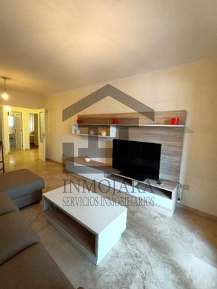 Foto 2 de Piso en alquiler en Sanxenxo de 2 habitaciones con terraza y garaje