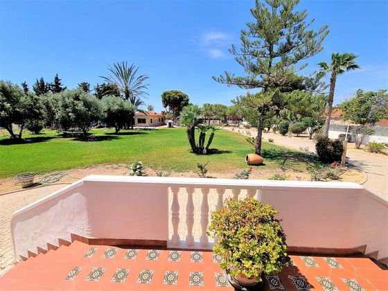 Foto 2 de Xalet en venda a calle Sol y Luz de 8 habitacions amb terrassa i jardí