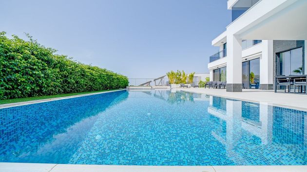 Foto 1 de Chalet en venta en Cala de Finestrat de 4 habitaciones con terraza y piscina