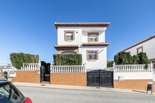 Foto 2 de Xalet en venda a calle Oporto de 4 habitacions amb terrassa i piscina