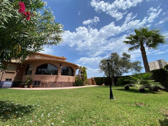 Foto 2 de Xalet en venda a urbanización Veneziola Golf de 6 habitacions amb terrassa i piscina