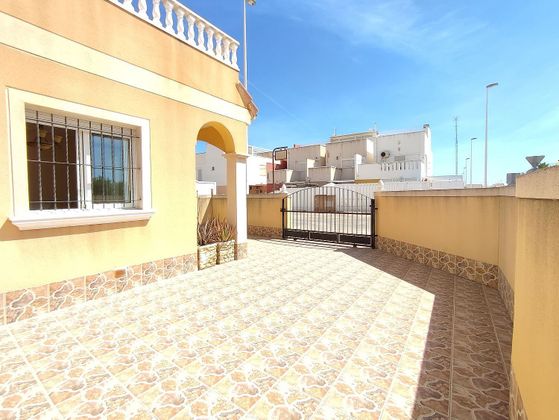 Foto 1 de Casa en venda a calle Valle de Leyva de 4 habitacions amb terrassa i garatge