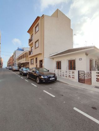 Foto 2 de Casa en venta en calle Narváez de 2 habitaciones con terraza y aire acondicionado