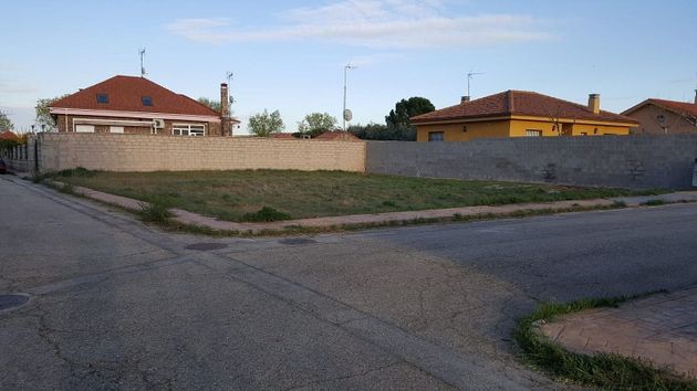 Foto 1 de Venta de terreno en Torremocha de Jarama de 493 m²
