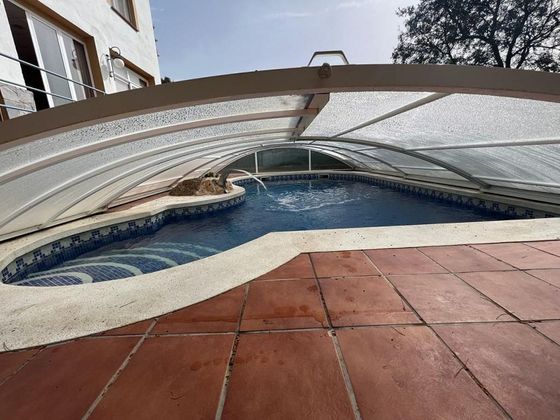 Foto 2 de Chalet en venta en Vacarisses de 4 habitaciones con terraza y piscina