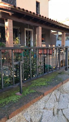 Foto 1 de Venta de chalet en calle Costa Brava de 7 habitaciones con terraza y piscina