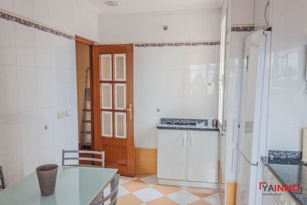Foto 2 de Pis en venda a Centro - Vitoria-Gasteiz de 2 habitacions amb aire acondicionat i calefacció