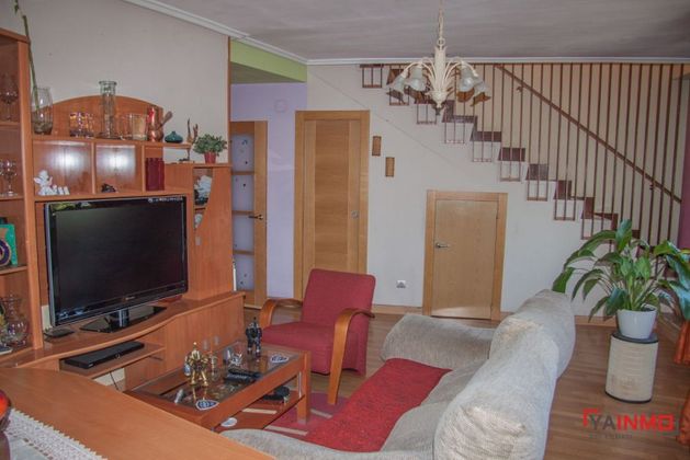 Foto 2 de Dúplex en venda a Betoño - Abetxuko de 3 habitacions amb balcó i calefacció