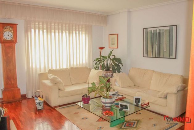 Foto 1 de Casa adossada en venda a Armentia - Ciudad Jardín de 3 habitacions amb terrassa i garatge