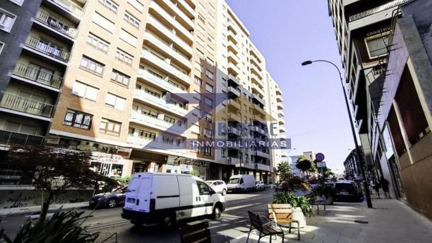 Foto 1 de Piso en venta en Santurtzi de 2 habitaciones con terraza y garaje