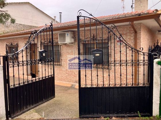 Foto 1 de Casa adossada en venda a Villamanta de 3 habitacions amb terrassa i garatge