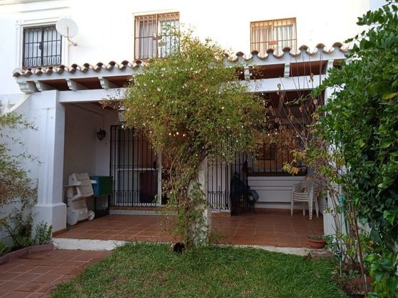 Foto 1 de Venta de casa adosada en Añoreta baja de 5 habitaciones con terraza y piscina