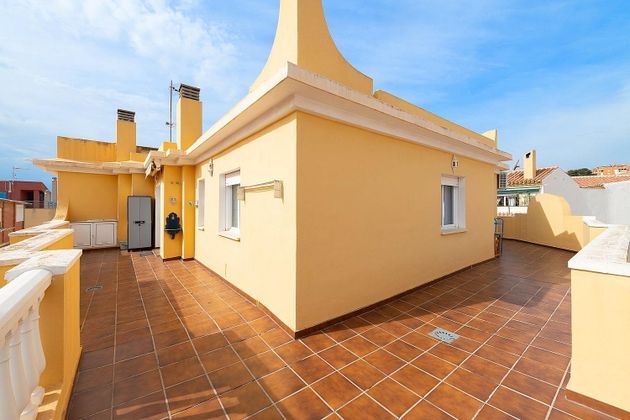 Foto 2 de Àtic en venda a calle San Rafael de 3 habitacions amb terrassa i aire acondicionat