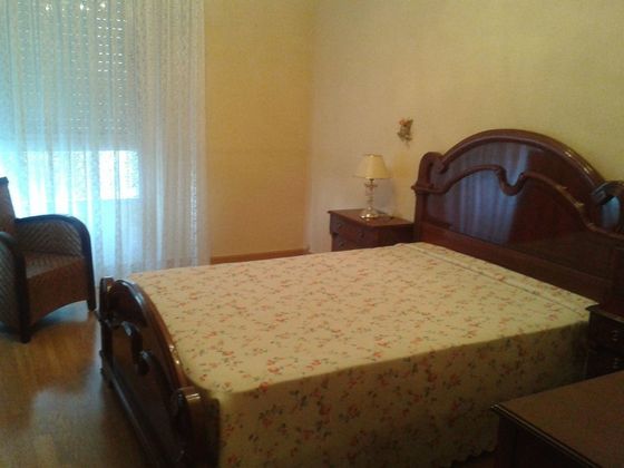 Foto 2 de Pis en venda a Centro - Palencia de 5 habitacions amb garatge i calefacció