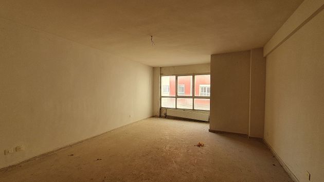 Foto 2 de Venta de piso en Magaz de Pisuerga de 3 habitaciones con garaje y calefacción