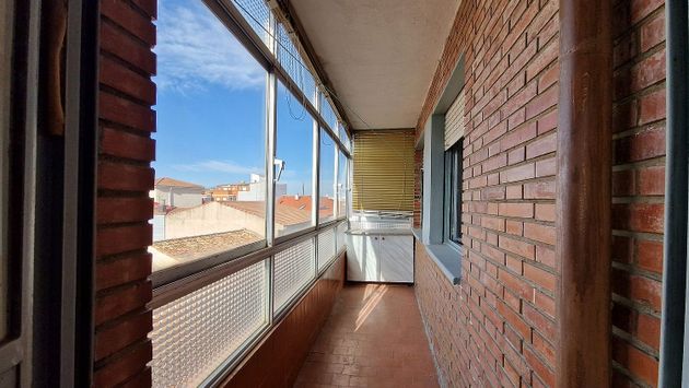 Foto 2 de Piso en venta en San Pablo y Santa Marina de 3 habitaciones con balcón y calefacción