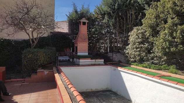Foto 1 de Venta de casa en Dueñas de 5 habitaciones con terraza y piscina