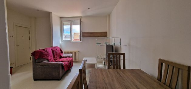 Foto 1 de Alquiler de piso en Centro - Palencia de 2 habitaciones con garaje y muebles
