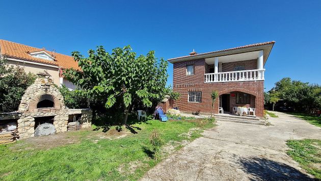 Foto 1 de Chalet en venta en Grijota de 4 habitaciones con terraza y garaje