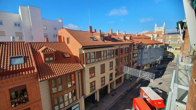 Foto 1 de Venta de piso en Centro - Palencia de 4 habitaciones con terraza y garaje