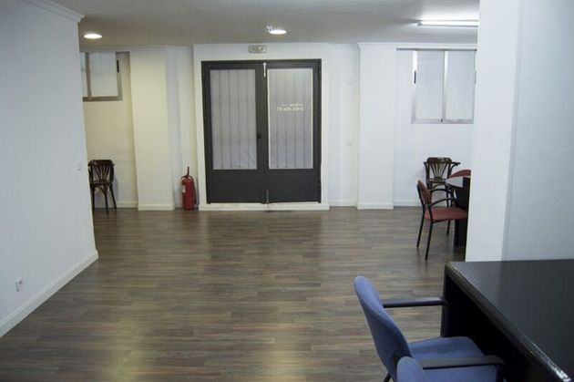 Foto 2 de Oficina en alquiler en Casco Antiguo de 200 m²