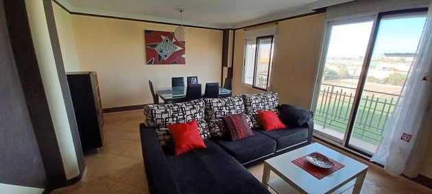 Foto 2 de Piso en venta en El Forn d´Alcedo de 2 habitaciones con muebles y balcón